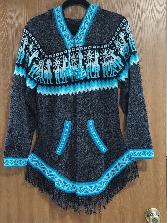 Ecologic Arts Sweaters - Women's Charcoal Gray & Turquoise Fringe V-Neck Hooded Sweater